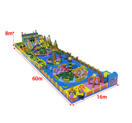 Gran parque de atracciones inflable con obstáculos de laberinto grandes toboganes piscina de pelota
