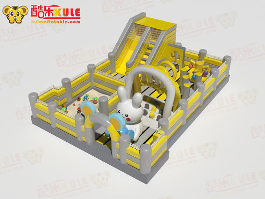 Parque de conejos Inflable saltando Arrastrar castillos con piscina de arena