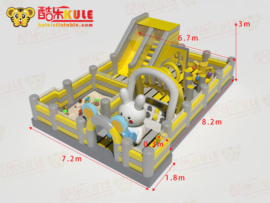 Parque de conejos Inflable saltando Arrastrar castillos con piscina de arena