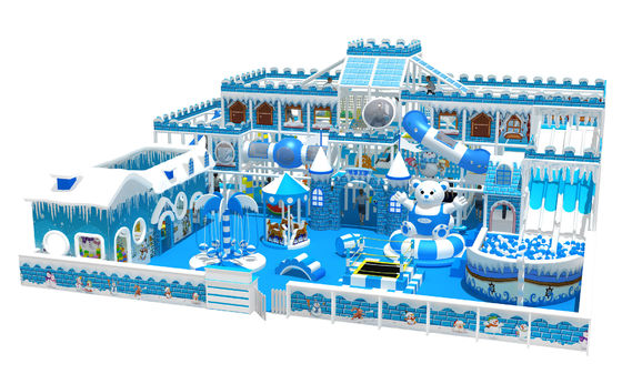 Equipo comercial de patio de recreo interior con muñeco de nieve de invierno