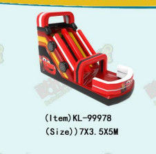 Coche de carreras de color rojo Deslizador deslizante inflable para alquiler