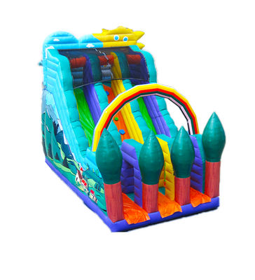El tema del bosque gigante de deslizamiento y tobogán inflable para alquiler