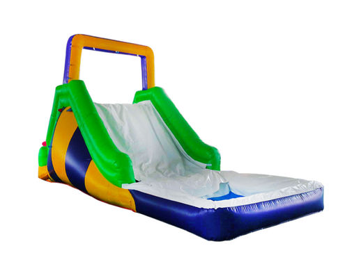 Deslizador inflable vibrante y colorido para niños