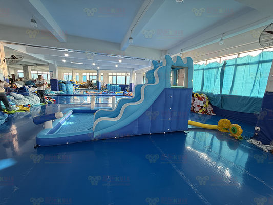 Polyester Oxford Flotable Blue Water Slide con bolas del océano para niños Parque de diversiones