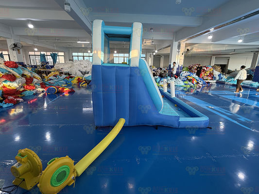 Polyester Oxford Flotable Blue Water Slide con bolas del océano para niños Parque de diversiones