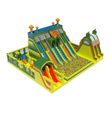 Parque de diversiones gigante vibrante y hinchable