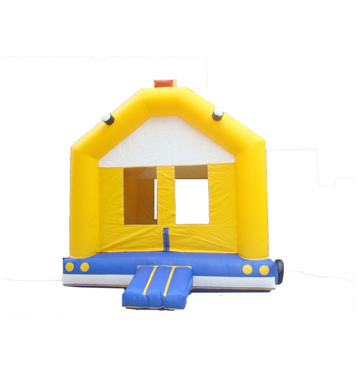 Color amarillo Modelo sencillo Inflable Castillo Rebobinado 5*5*5m