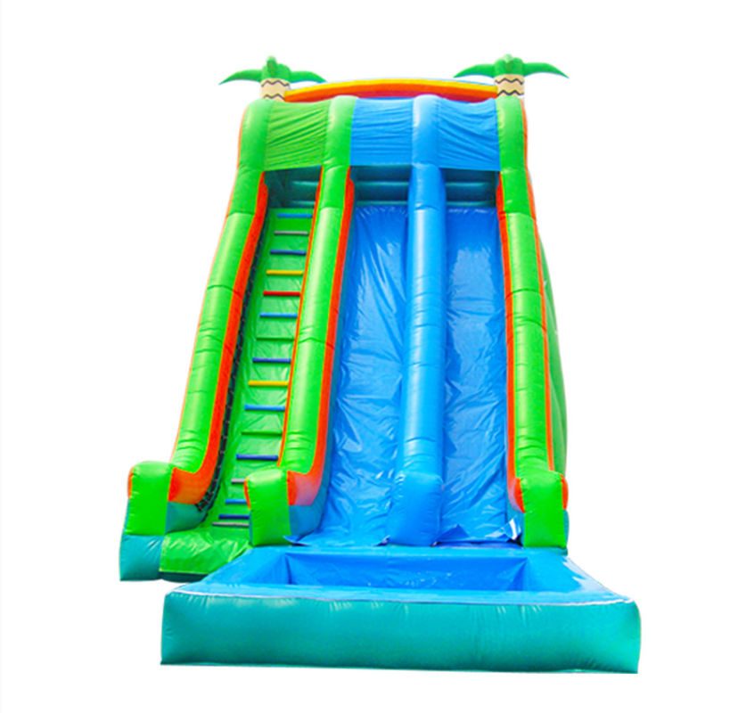 Deslizador inflable vibrante y colorido para niños